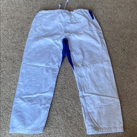 Sanabul White and Blue Jiu Jitsu Gi - Picture 9 of 12